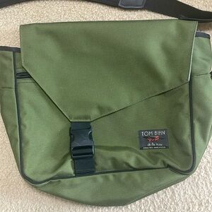 Tom Bihn Maker’s bag with absolute shoulder strap